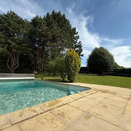 Amazing With Swimming Pool Nyaraló Englesqueville-en-Auge