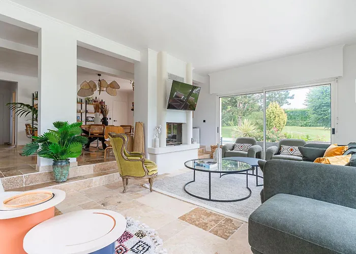 Amazing With Swimming Pool Σπίτι διακοπών *